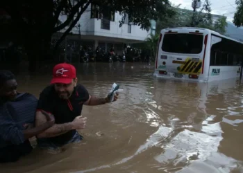 Minambiente pide a 835 municipios buscar fuentes alternativas de abastecimiento de bebida, ante posible llegada de La Niña