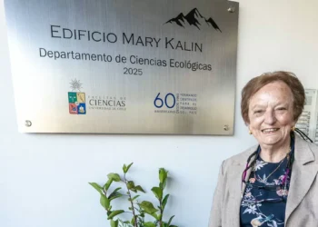 Universidad de ají honra a Mary Kalin, maestra de generaciones y pionera de la ecología vegetal