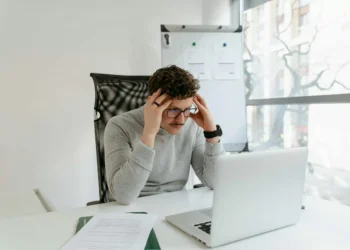 Deuda en ciberseguridad: 47% de las empresas latinoamericanas no capacita a empleados