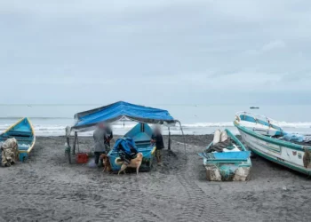Las pescadoras que abandonaron el océano: en Ecuador, los piratas y narcotraficantes han desplazado a las mujeres de su oficio