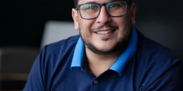 De los canillitas a los entrenadores de IA: 3 empleos de la mensaje era digital