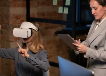 ¿Cómo la tecnología está revolucionando la certificación de competencias laborales?